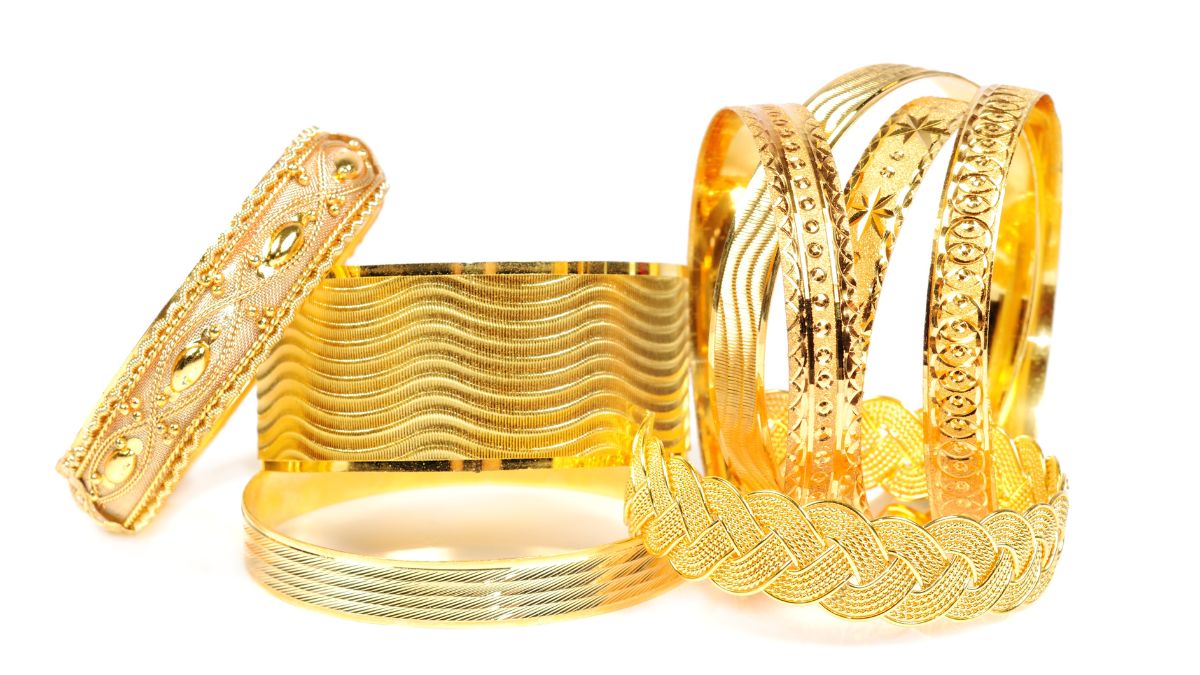 Discover Stunning Gold Bracelets for Women 2024